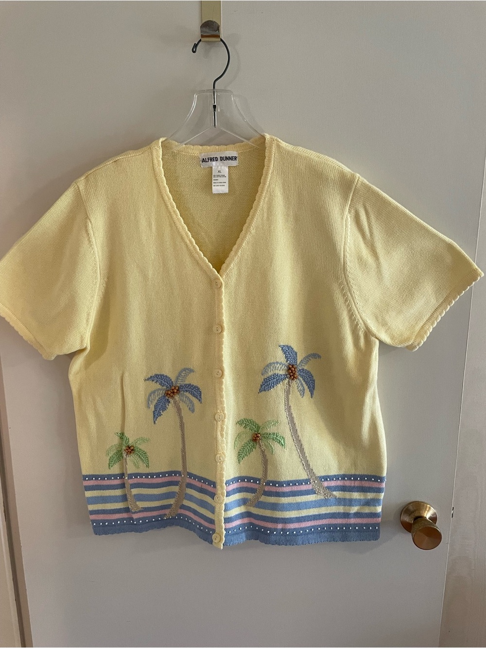 Alfred Dunner vintage pale Yellow Palm Tree Button-Front Knit Top
